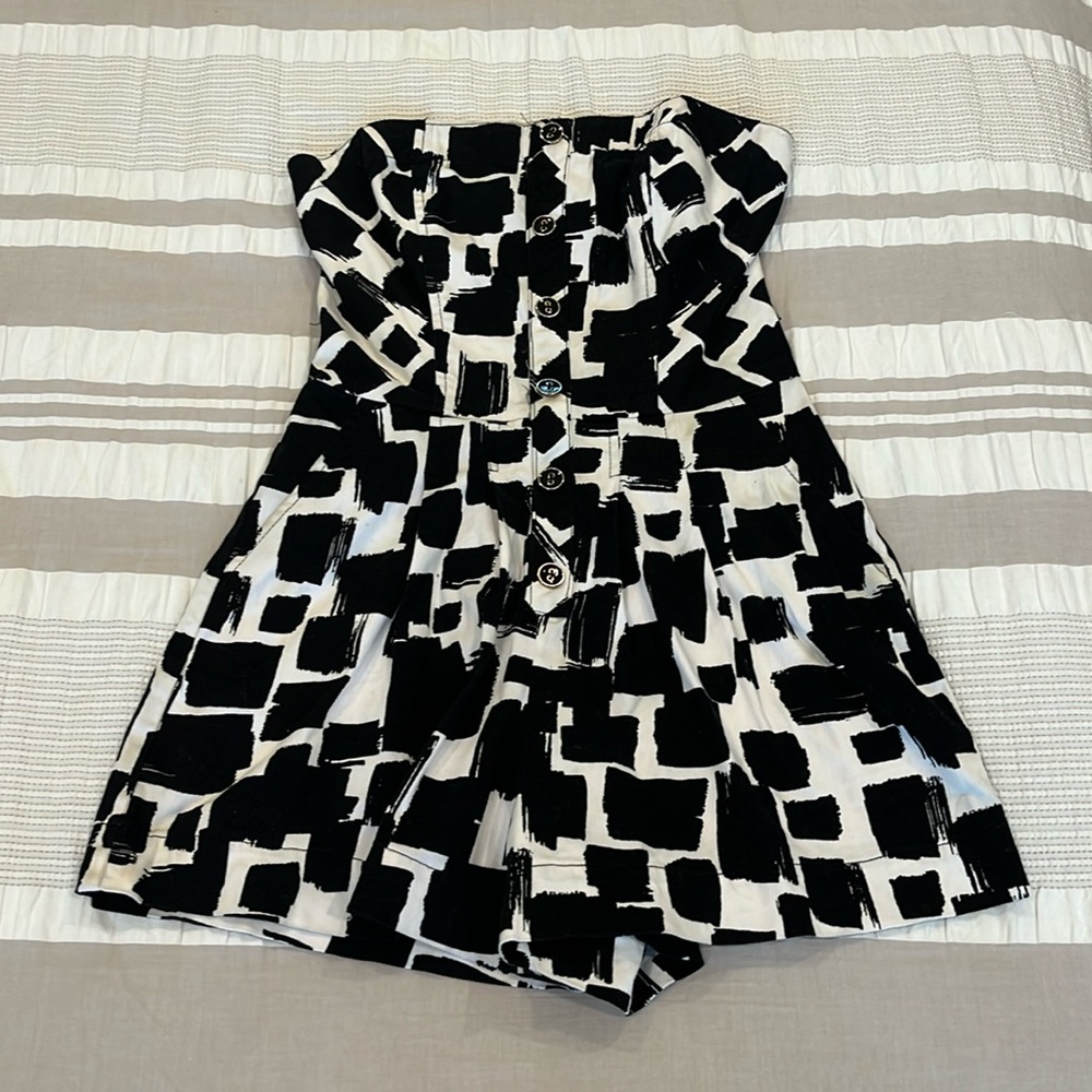 LOVE TEASE Black and White Patterned Romper Size 3